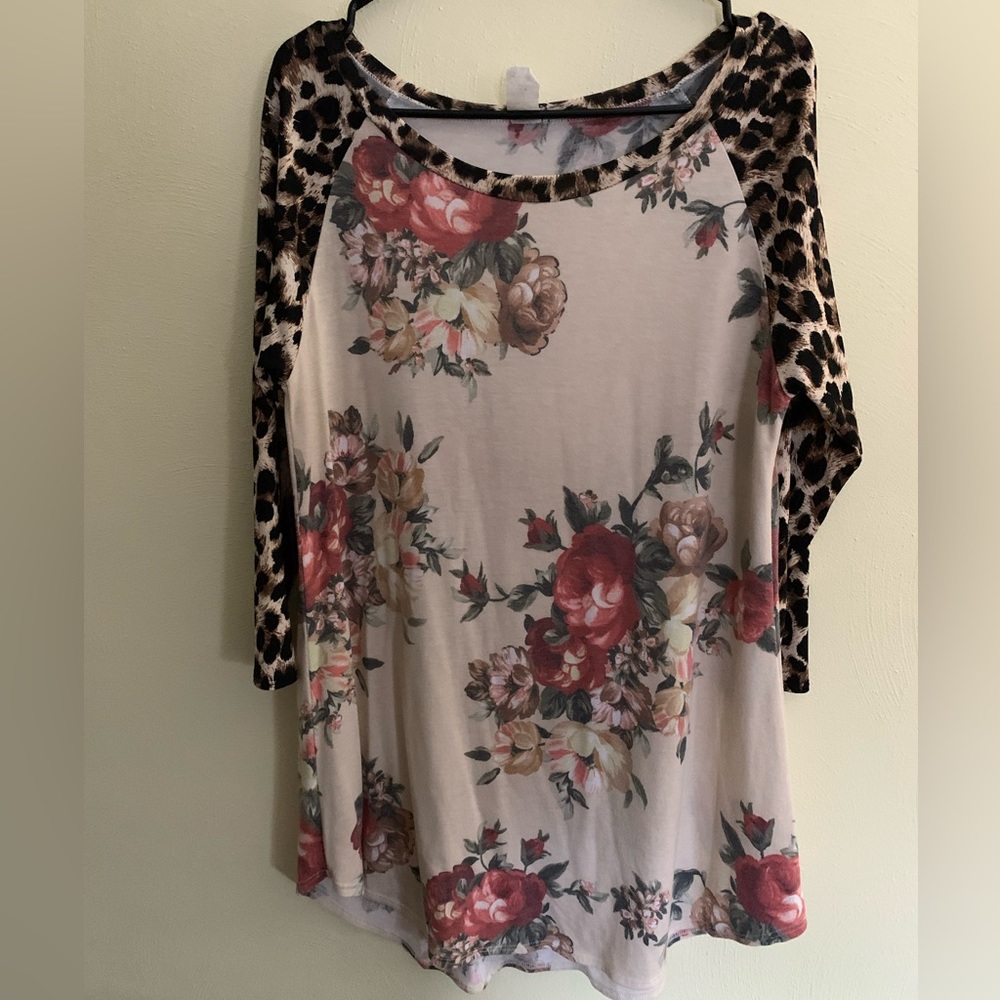 Boutique style long sleeve top